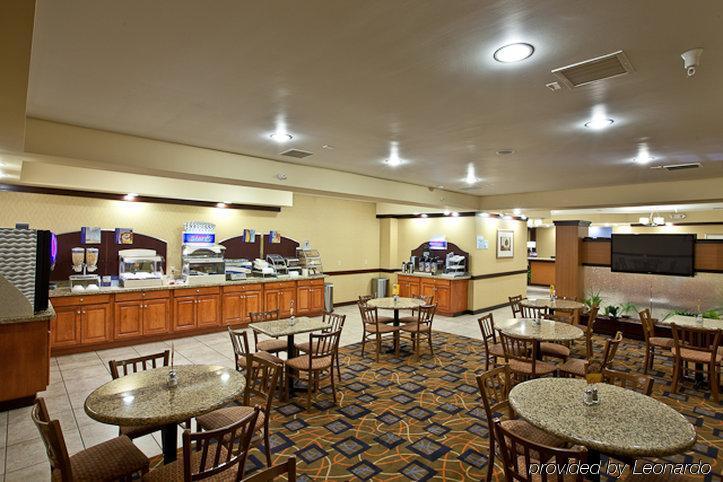 Holiday Inn Express Plymouth By Ihg Restaurant photo